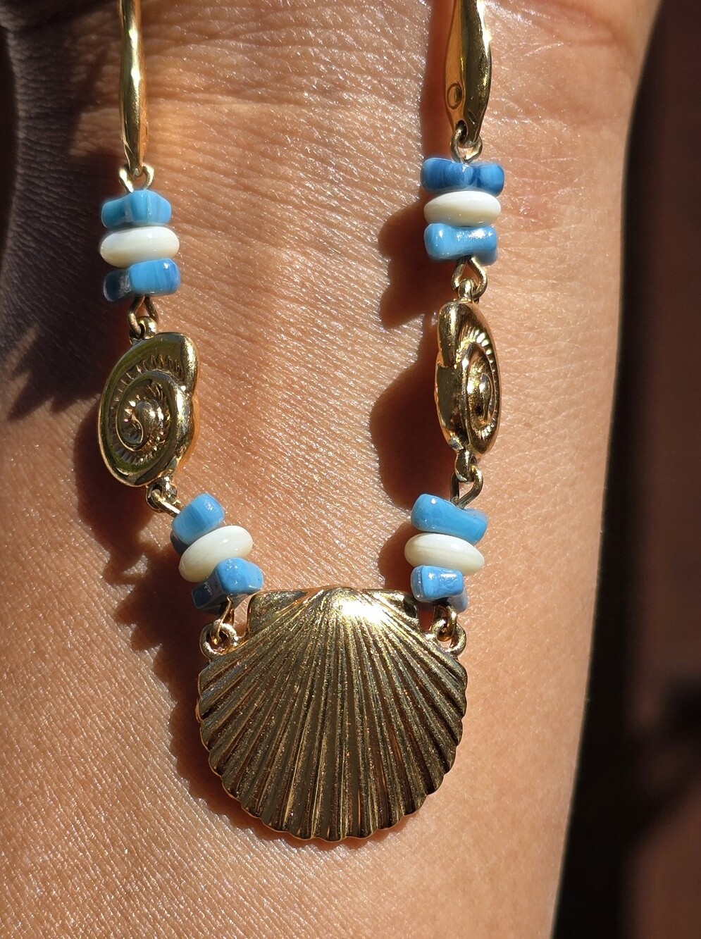 RARE vintage NWT Monet gold curb chain shell and fish necklace coastal nautical - Picture 8 of 17